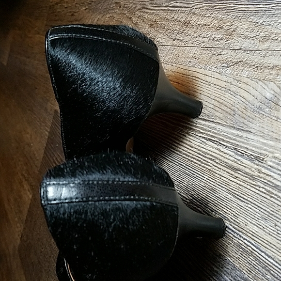 Clarks Black Leather Hair Size 8.5 pumps heels - Picture 6 of 16